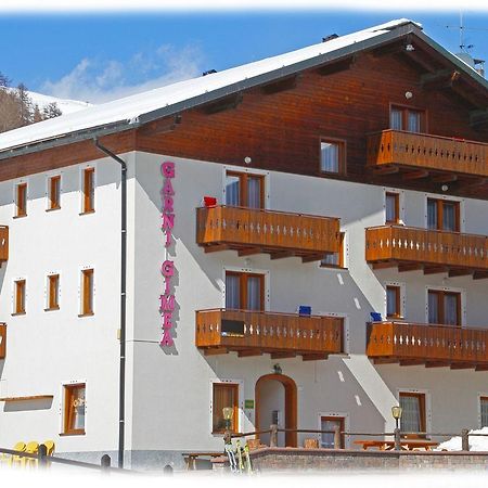 Garni Gimea Hotell Livigno Exteriör bild