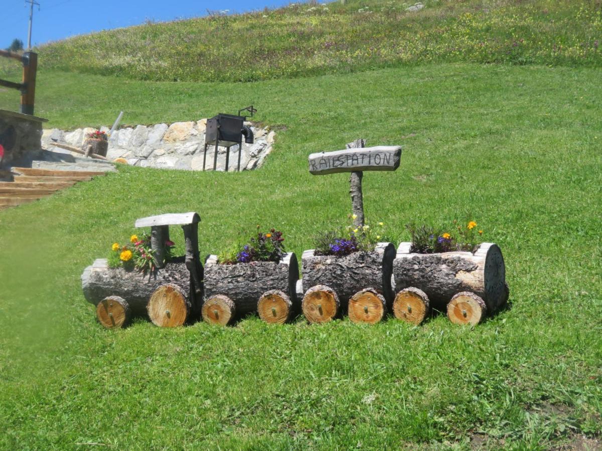 Garni Gimea Hotell Livigno Exteriör bild