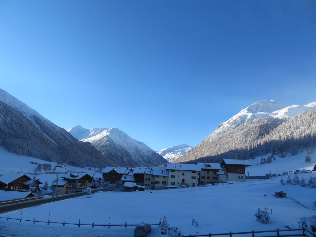 Garni Gimea Hotell Livigno Exteriör bild