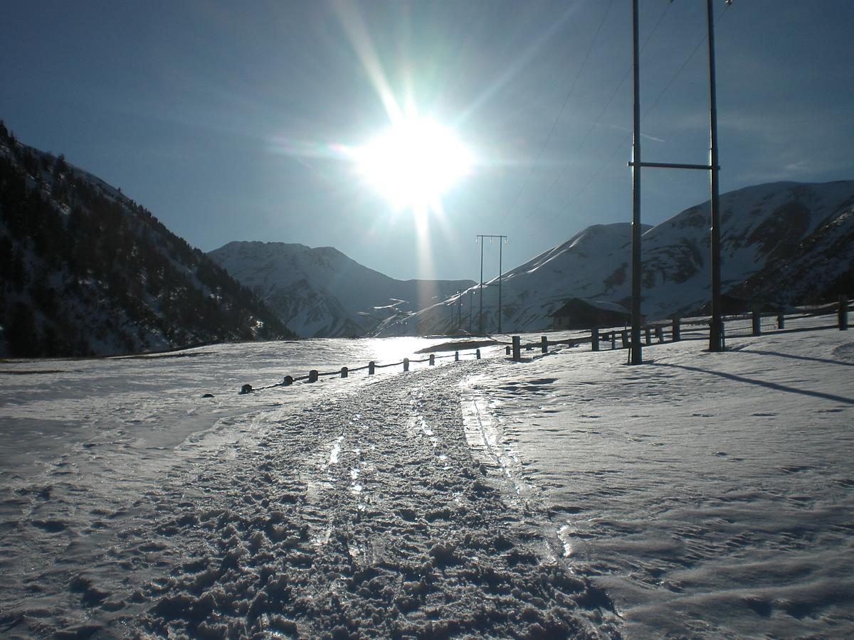 Garni Gimea Hotell Livigno Exteriör bild